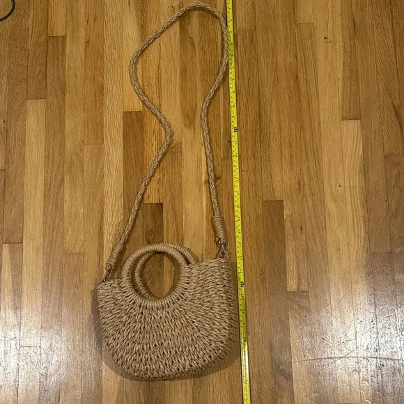 *last chance* Shein | Stylish Tan Woven Handbag - Picture 11 of 12
